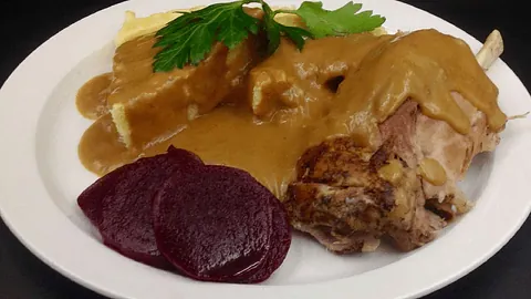 Øl braiseret svineskank
